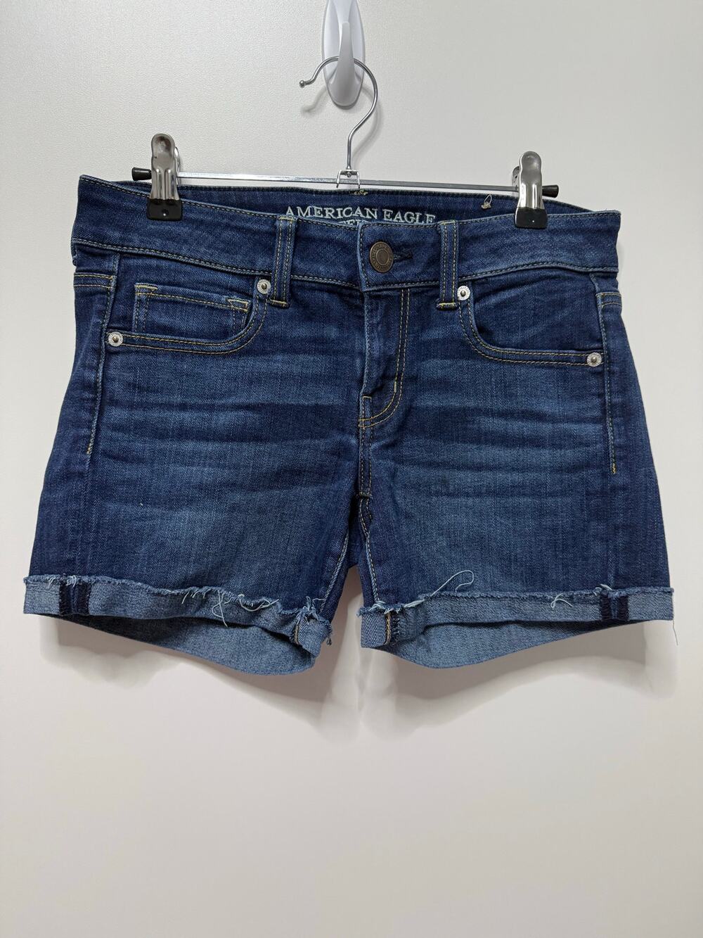 American Eagle 4 shorts super stretch cuffed hem excellent condition